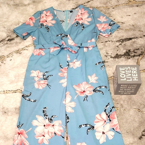 PERFECTLY CUTE Women's XL Blue and Pink Floral Jumpsuit. NWOT - Picture 5 of 16